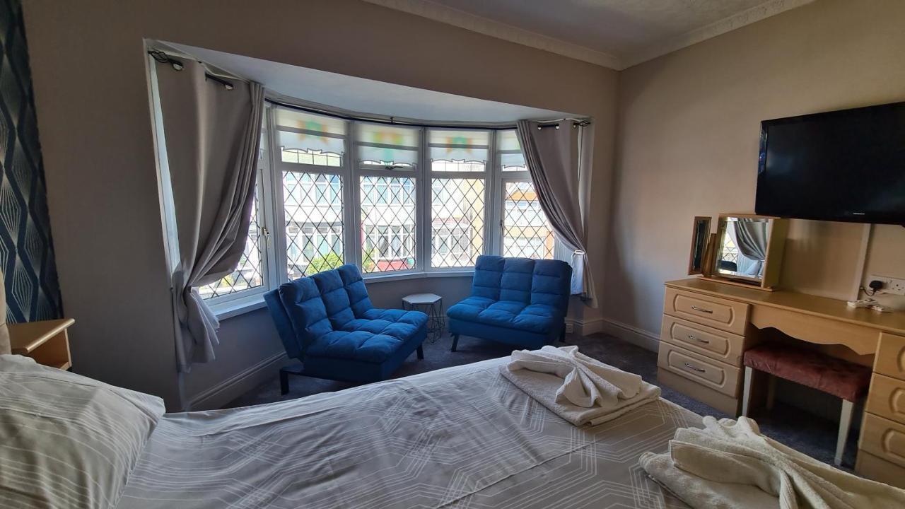 Large Double Room,1405949183:JPEG